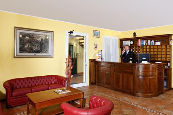 Hotel Gabarda Carpi Exterior foto