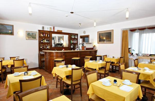 Hotel Gabarda Carpi Exterior foto